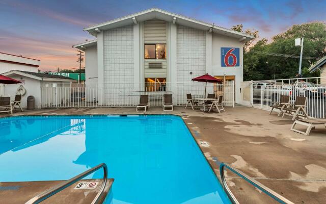 Motel 6 Ogden, UT- Downtown