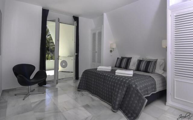 Port Oasis Golden Mile Apartment