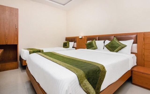 Hotel Volga Plaza (Near Colaba Causeway)