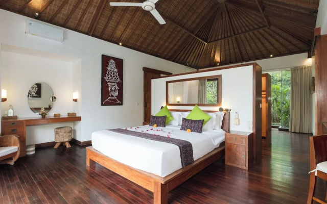 Ku Estate by Villa Finder – Guest Rooms – Kuta