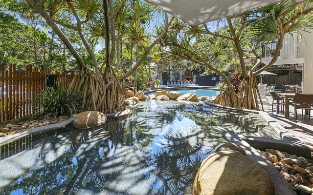 Footsteps to the Heart of Noosa and a View!