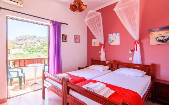 Savas Rooms