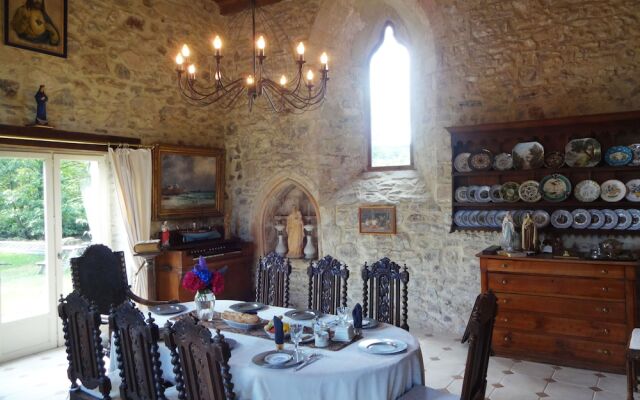 Prieure St Pierre de La Luthumiere