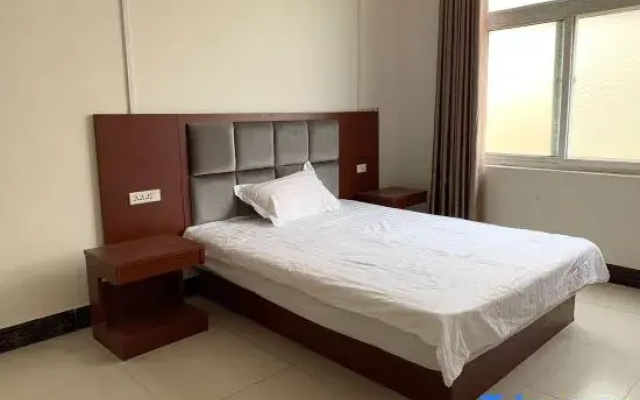 Langqin Themed Homestay (Baolong Plaza)
