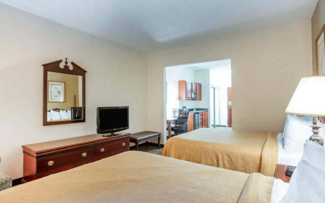 Comfort Inn & Suites Patriots Point