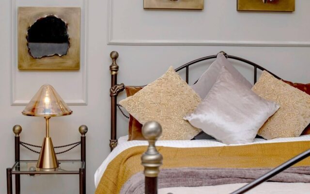 Beautiful 7 Bedrooms Villa A10