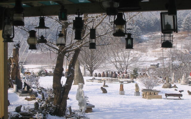 Gapyeong Sigani Meomchun Maeul Pension