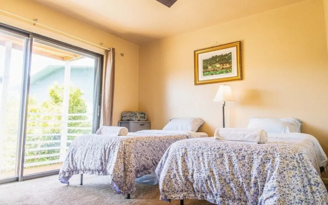 Large 2 Bed w/ Room For 8