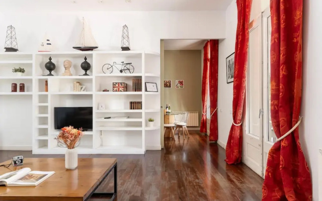 Apartamento de Tres Habitaciones con Terraza 11B