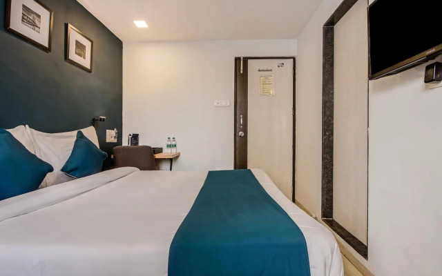 OYO SilverKey 76611 Nirsukh Palace