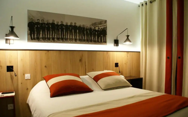 Hotel Mir