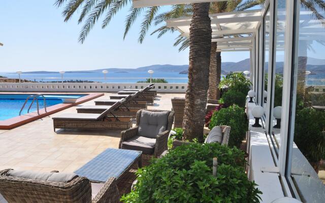 Castri Village Hotel
