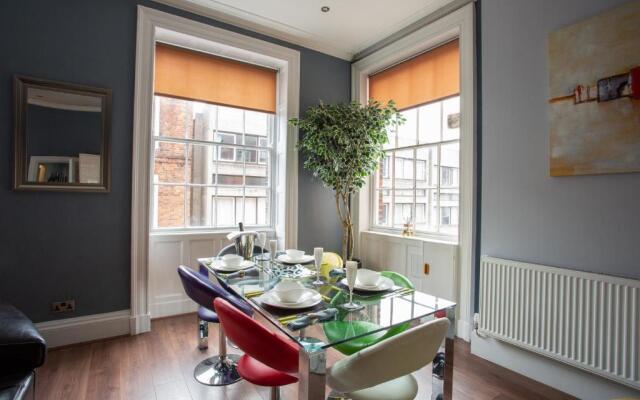 Most central luxury apartment - sleeps 4 & FREE parking!