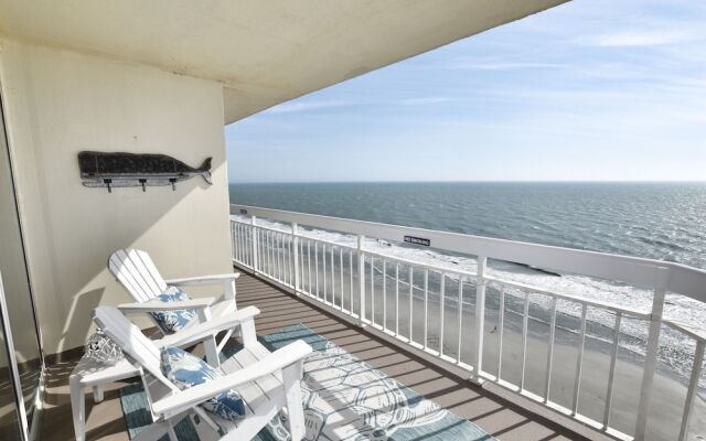 1201 Waters Edge Resort 3 Bedroom Condo by RedAwning