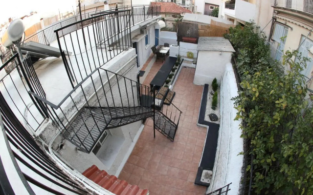 Detached house 1km from Acropolis Filopappou
