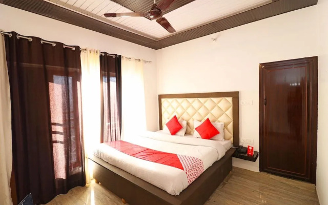 OYO 24137 Hotel Himalayan Village