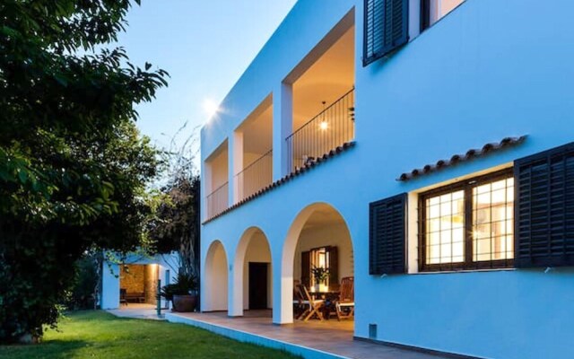 Villa With 4 Bedrooms in Islas Baleares, With Private Pool, Furnished Terrace and Wifi - 5 km From the Beach