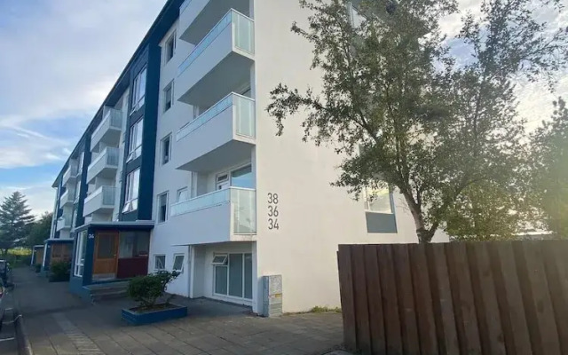 Bright and Spacious 2 Bedroom Apartment in Rvk