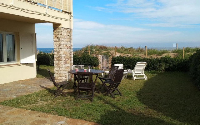 Sea front apartment in Platja Pals with terrace and parking