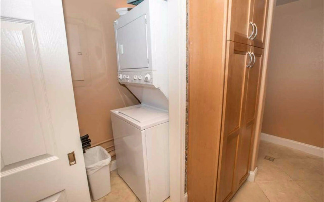 Shoreline Towers by Holiday Isle