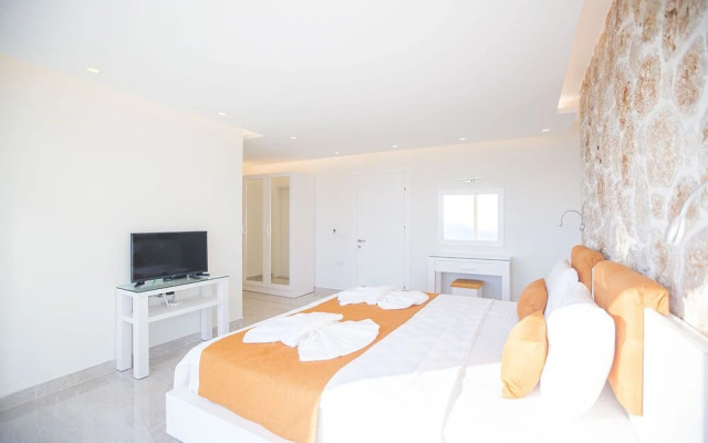 Villa Lamer by Akdenizvillam