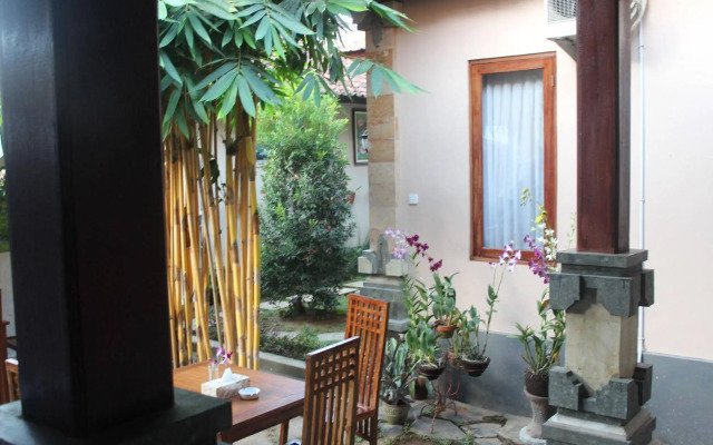 Uma Dewi Guest House