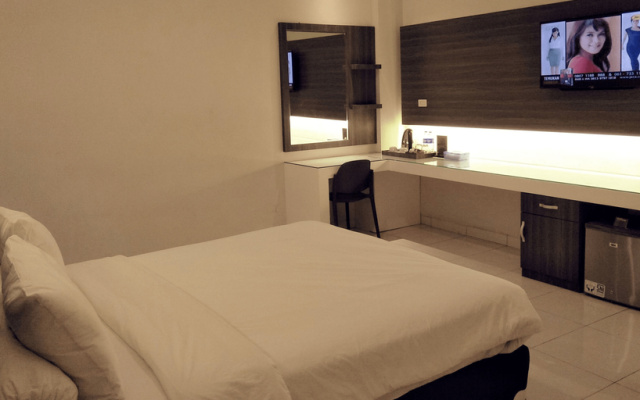 Tango Hostel – Guest Rooms – Bandar Lampung
