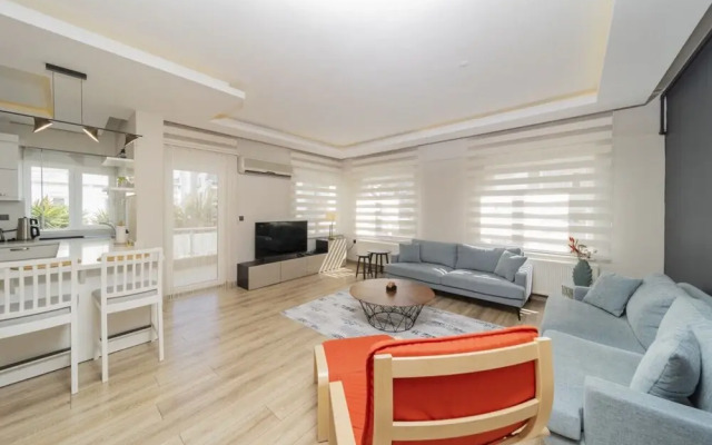 Delightful Flat With Shared Pool in Konyaalti