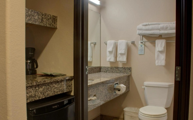 Allington Inn & Suites