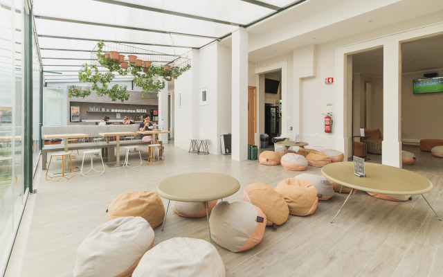 Hostel WOT Lisbon Patio
