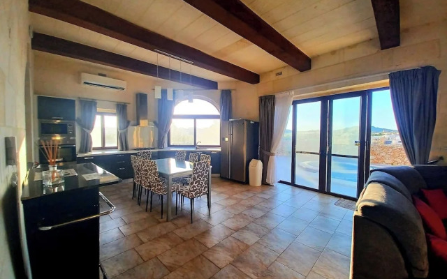 Country Views Villa Victoria