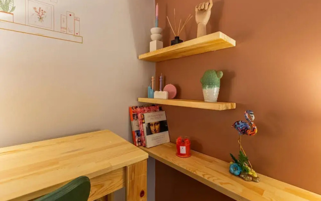 Missafir House With Refreshing Garden in Besiktas