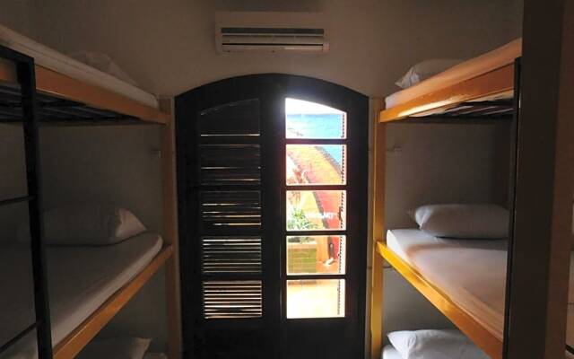 Na Praia - Family Hostel & Coworking #napraiaconnection