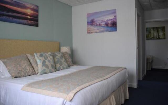 Sandown Park Lodge