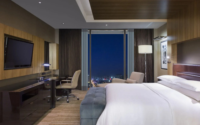 Sheraton Grand Bangalore Hotel at Brigade Gateway