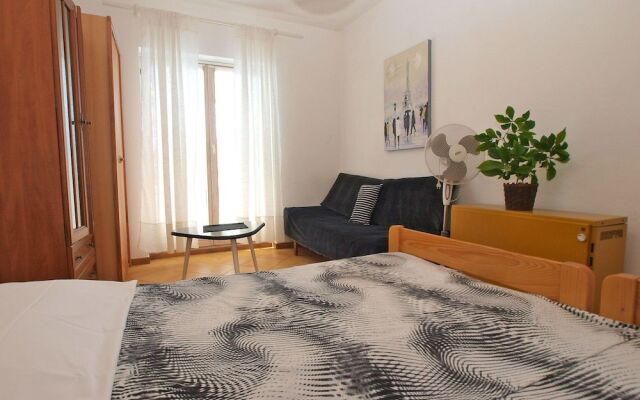 Apartment 1095