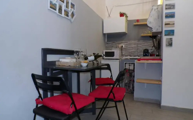 Astra Wi-fi Studio Apartment in the Historic Center