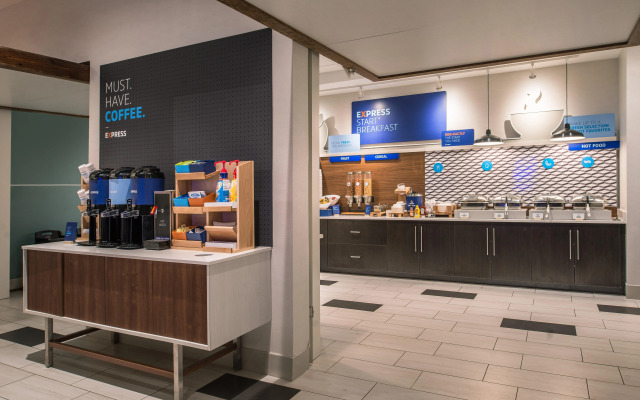 Holiday Inn Express & Suites Farmville by IHG