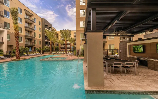 FRONTDESK Old Town Apts Scottsdale