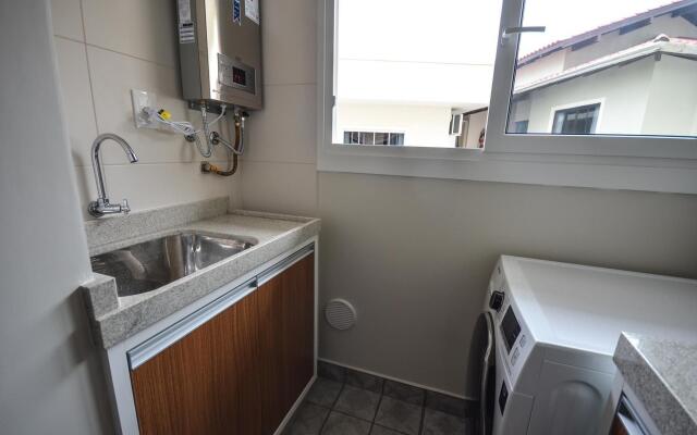 1079 - Apartamento com vista para o mar em Bombinhas