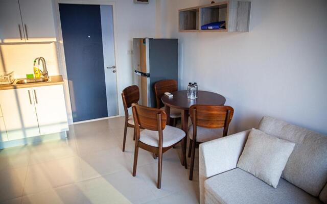 GB710 Grand Blue Beach Condo maephimholiday