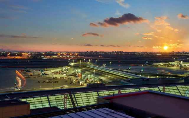 Sheraton Gateway Hotel In Toronto International Airport