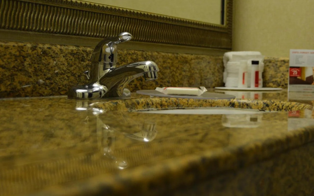 Economy Hotel Plus Wichita