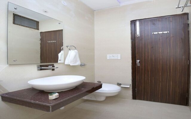 OYO 16341 Hotel C7