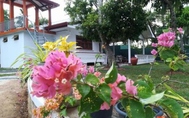 Green residence Dikwella