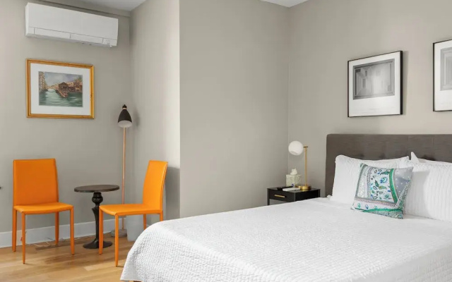 Howard Hotel