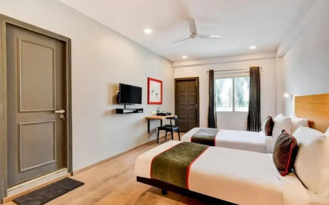 SwagStay Hotel Century