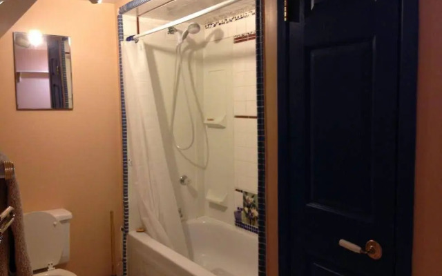 Ravensong Guest House