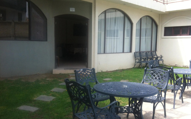 El Prado Hotel