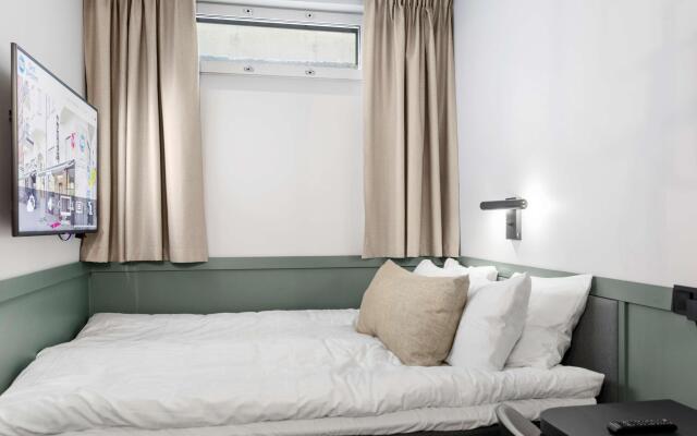 Best Western Hotel at 108